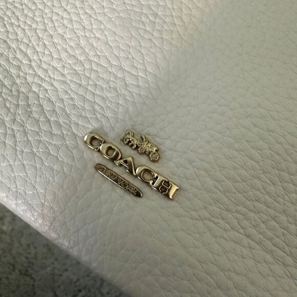 Coach X Peanuts Large Corner Zip Wristlet With Woodstock c4599 - Picture 2 of 5